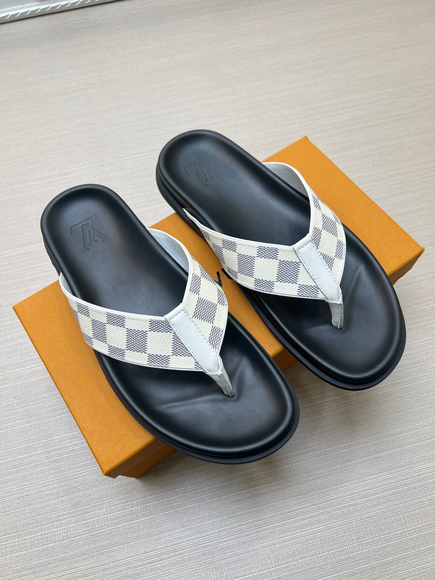 54E61ZDE Stylish slippers