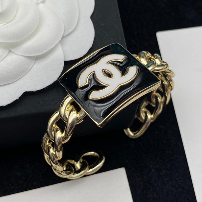 1XC567KDE Stylish bracelet