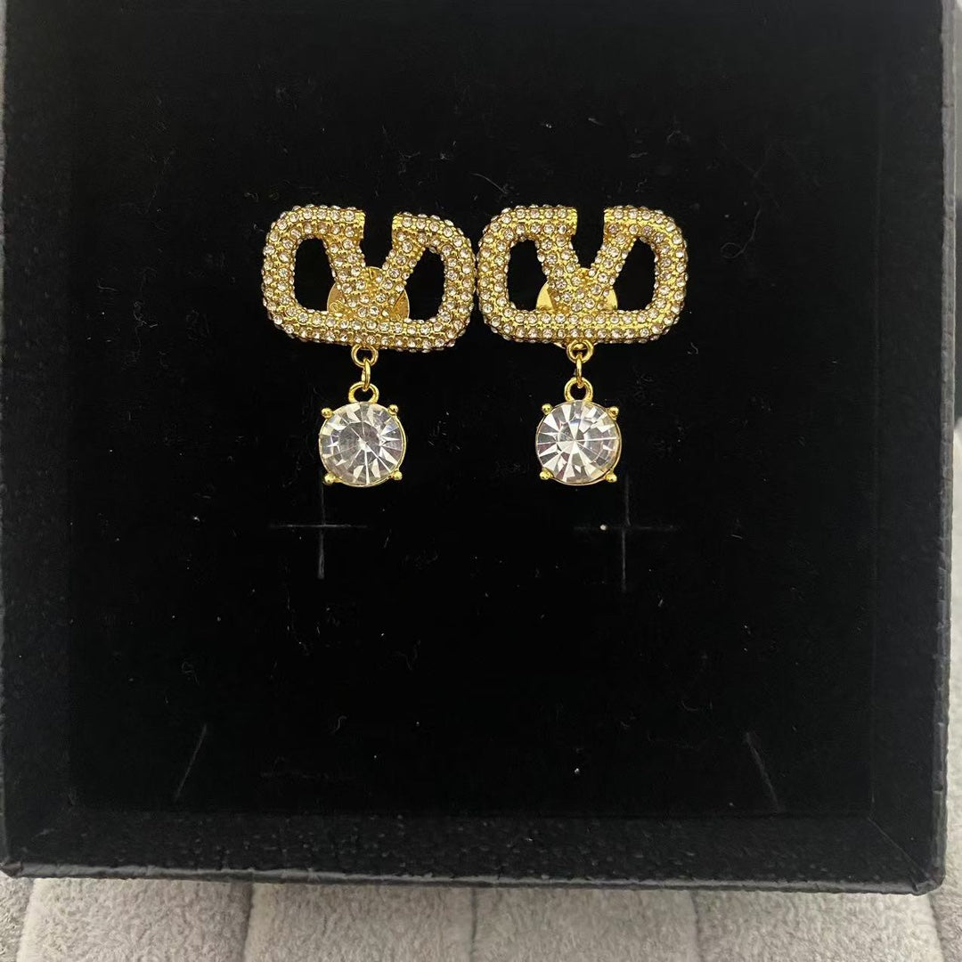 14VL700EDE Stylish Earrings