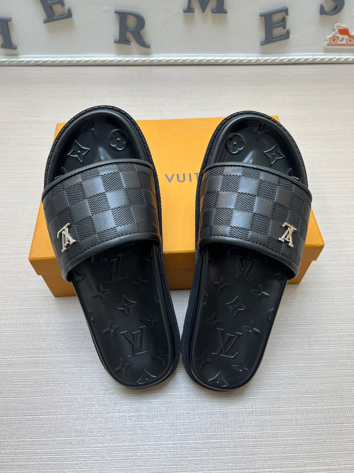 535ZE304ZDE Stylish Slippers