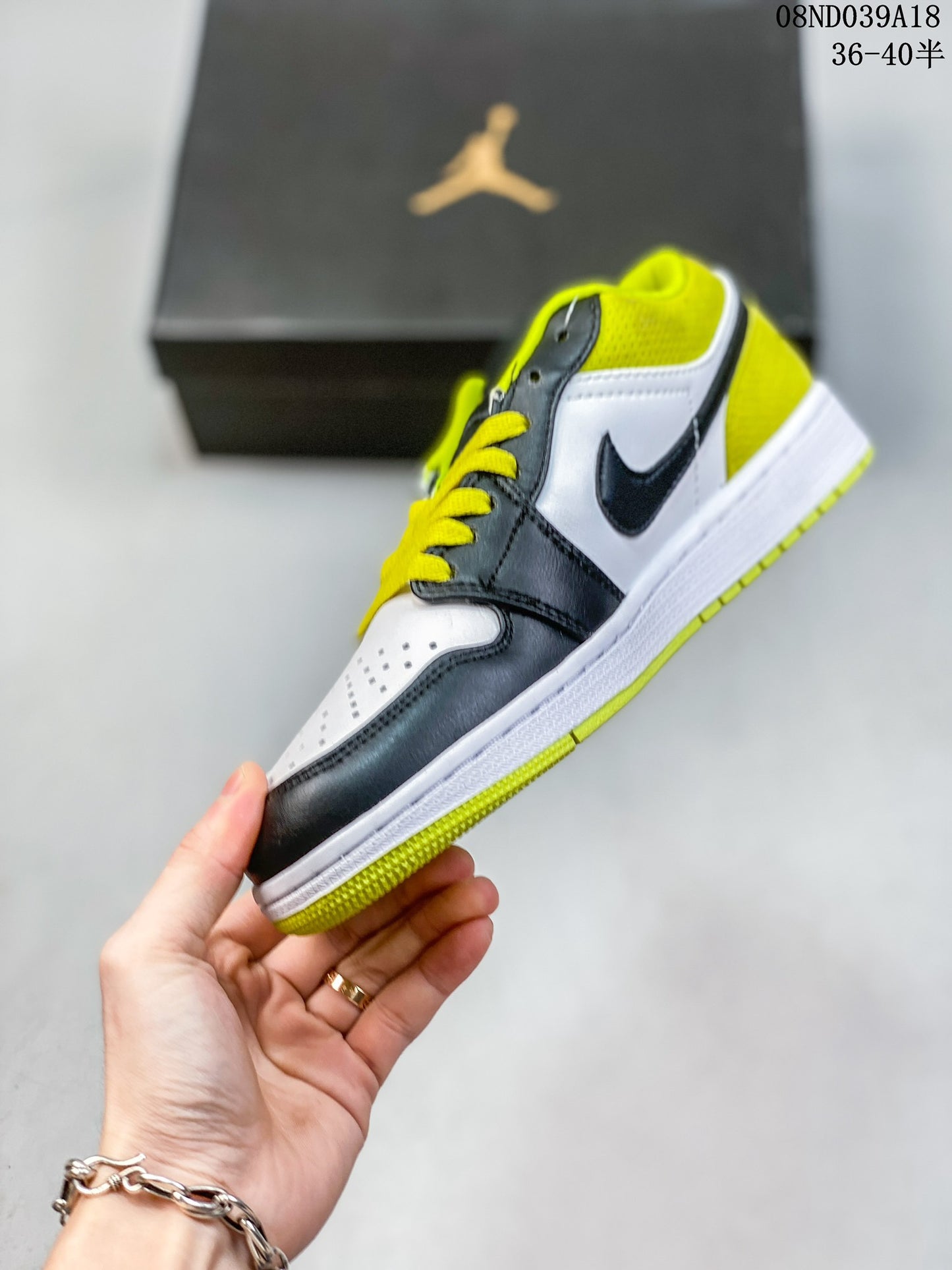 4YN55ZDE Stylish Sneakers (No Box, August-October Big Sale)