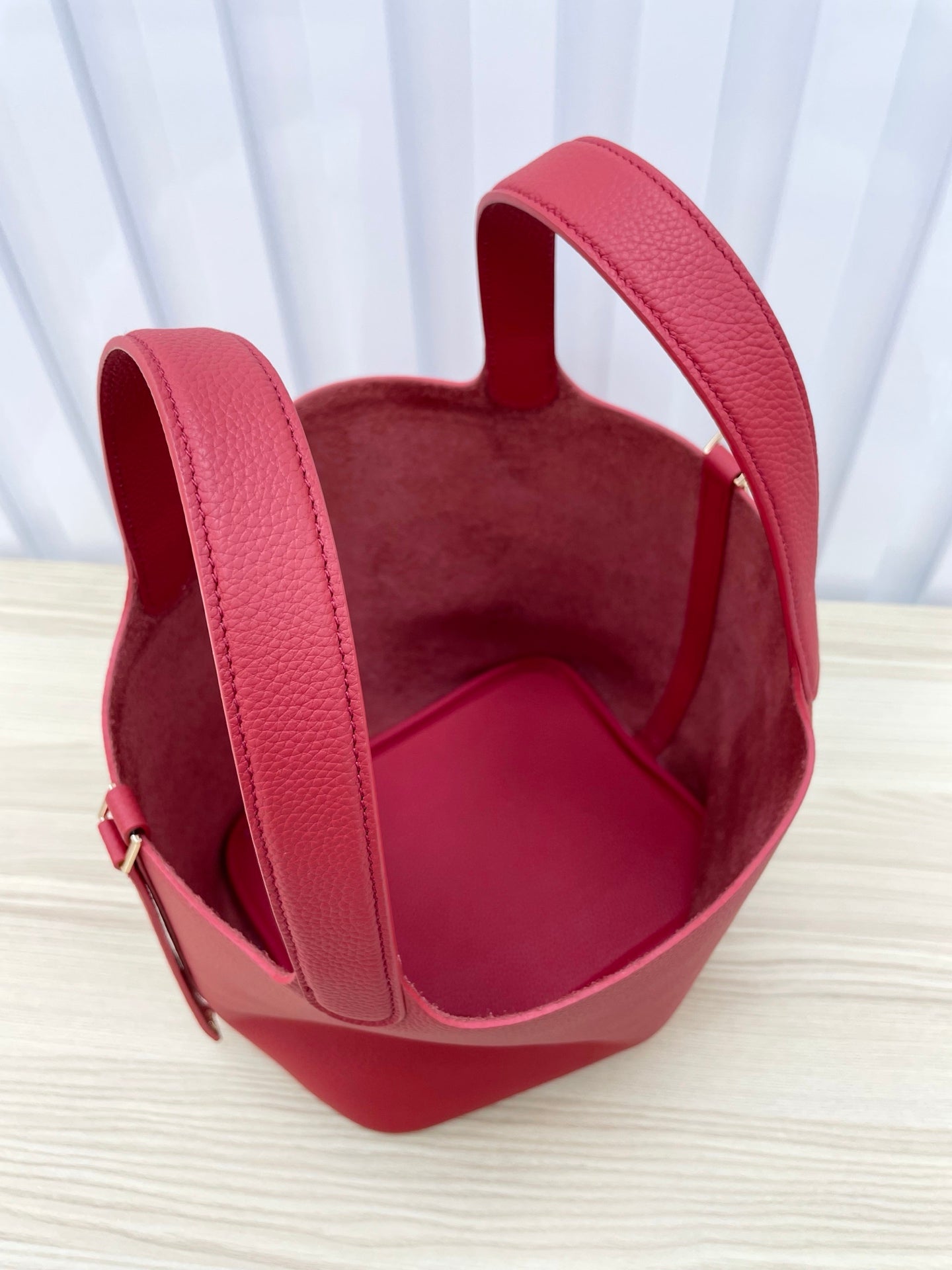 15RH6BDE Stylish leather bag
