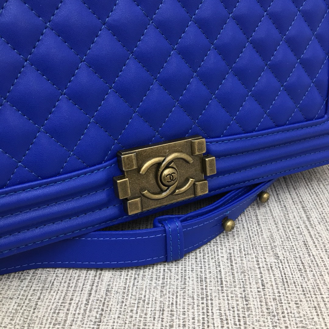 5C60BDE Stylish leather bag