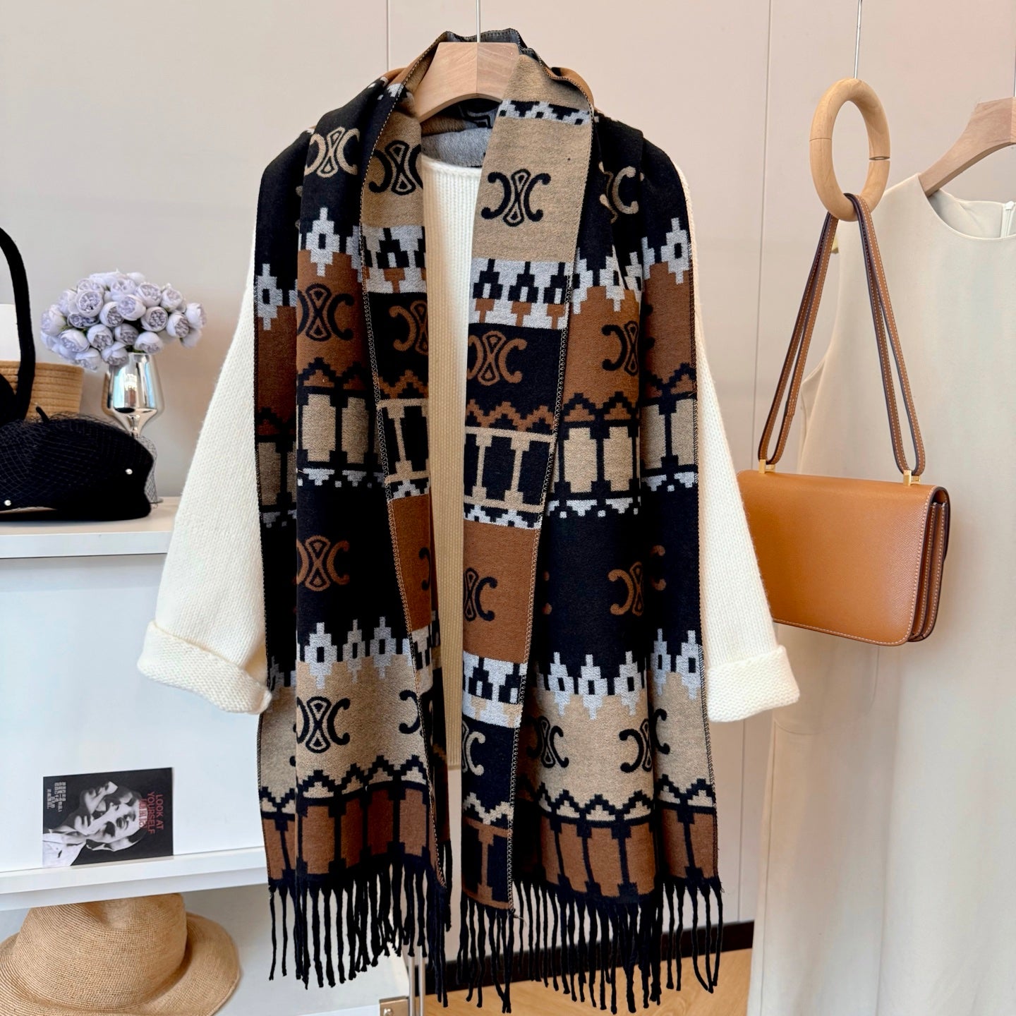 185ZN61WDE Stylish Winter Scarves