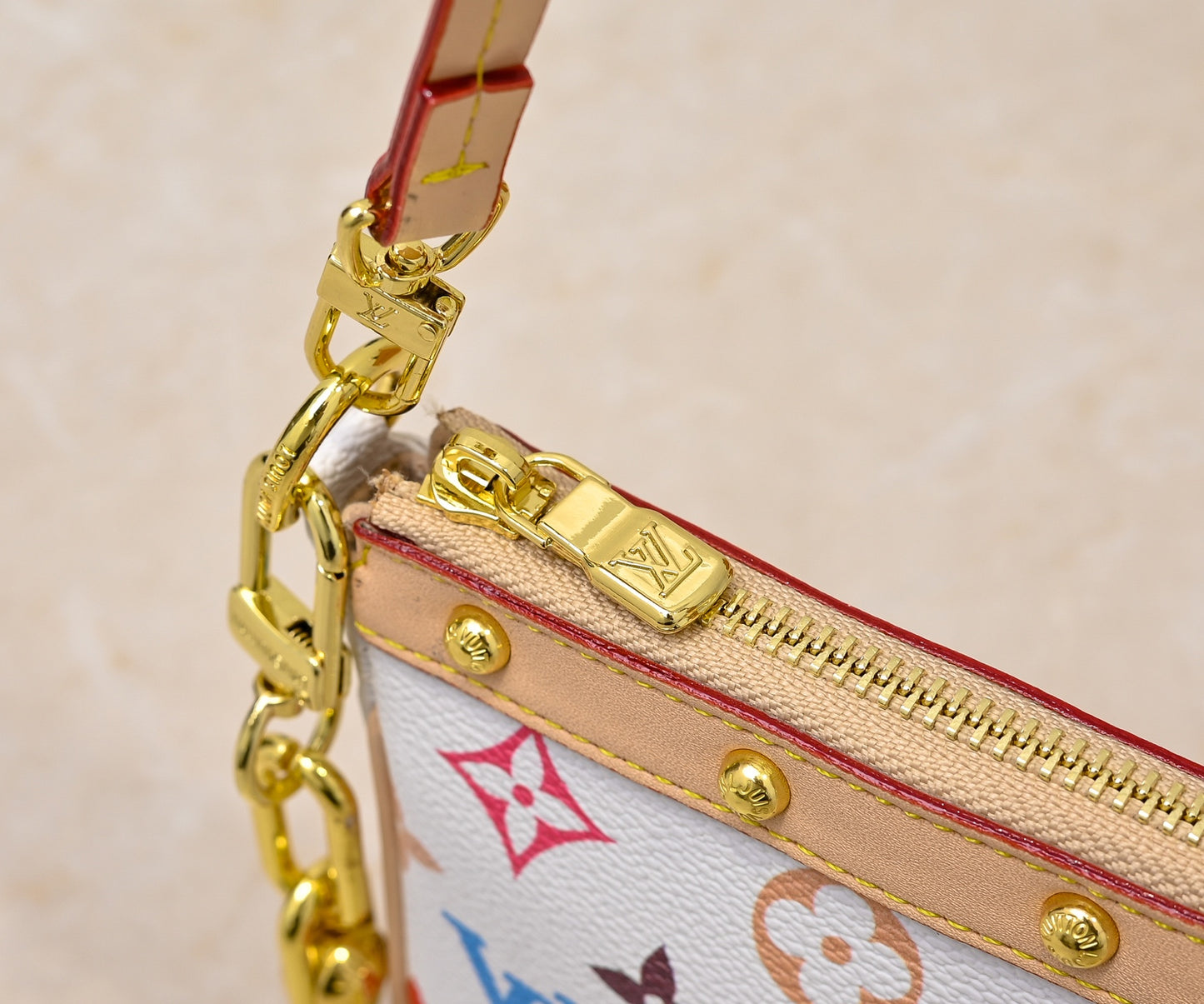 15XE12BDE Stylish leather bag