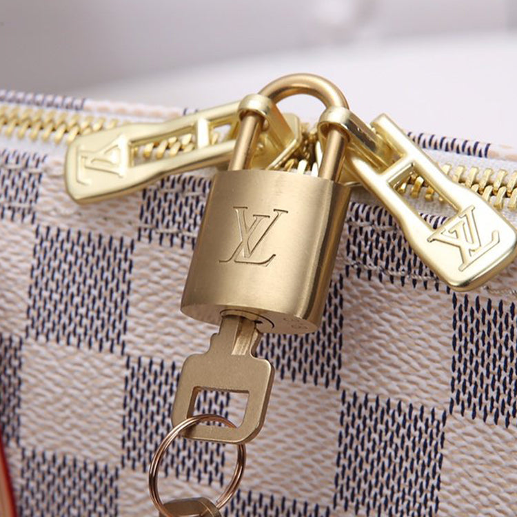 2E17BDE Stylish leather bag
