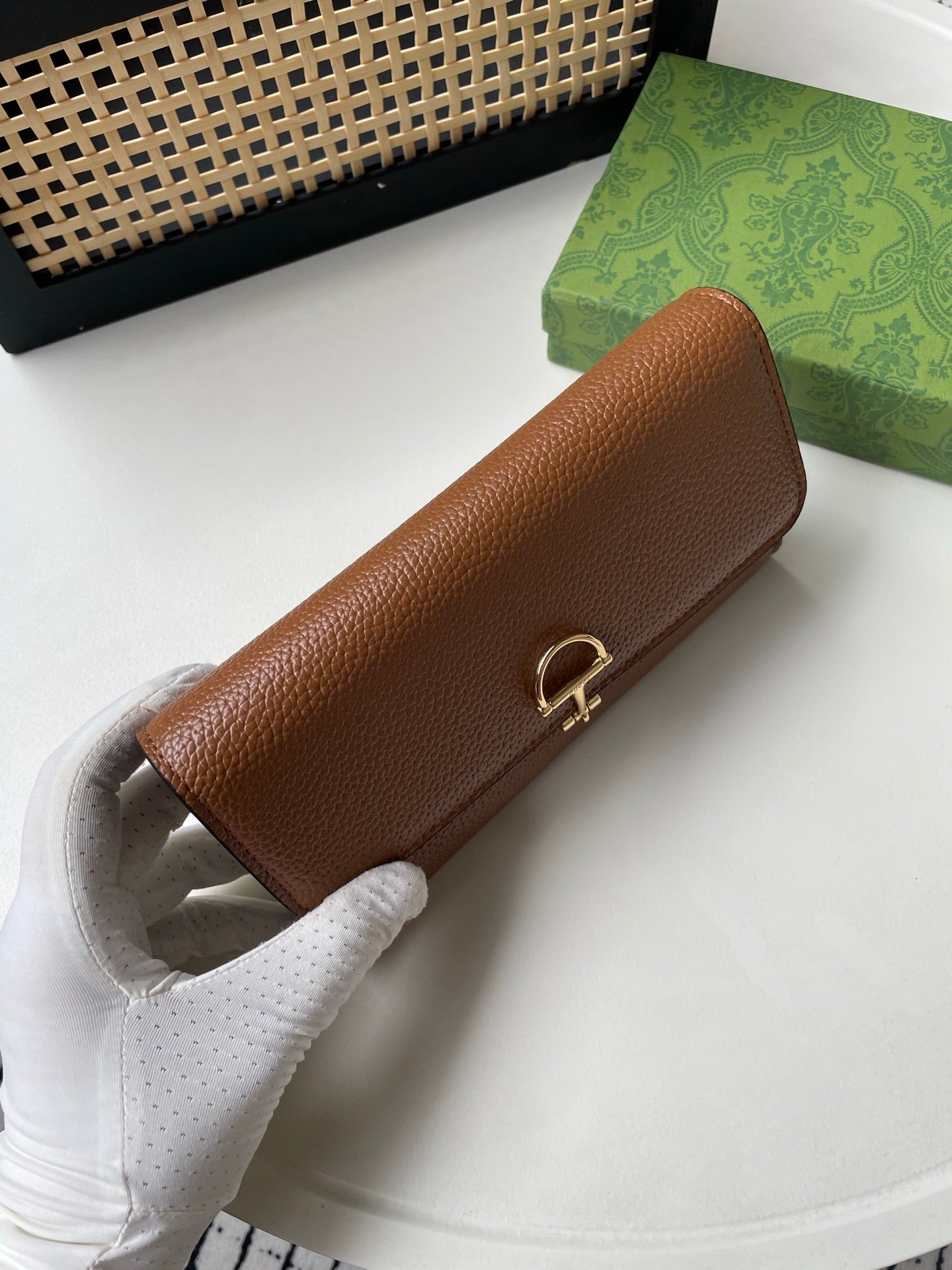 15RB73BDE Stylish leather bag