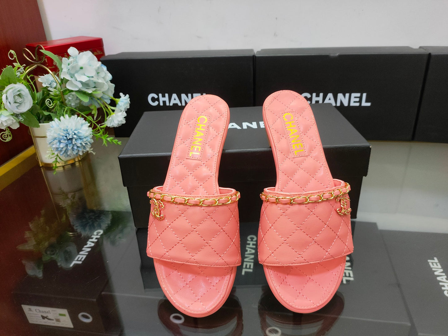 14C29ZDE Stylish slippers