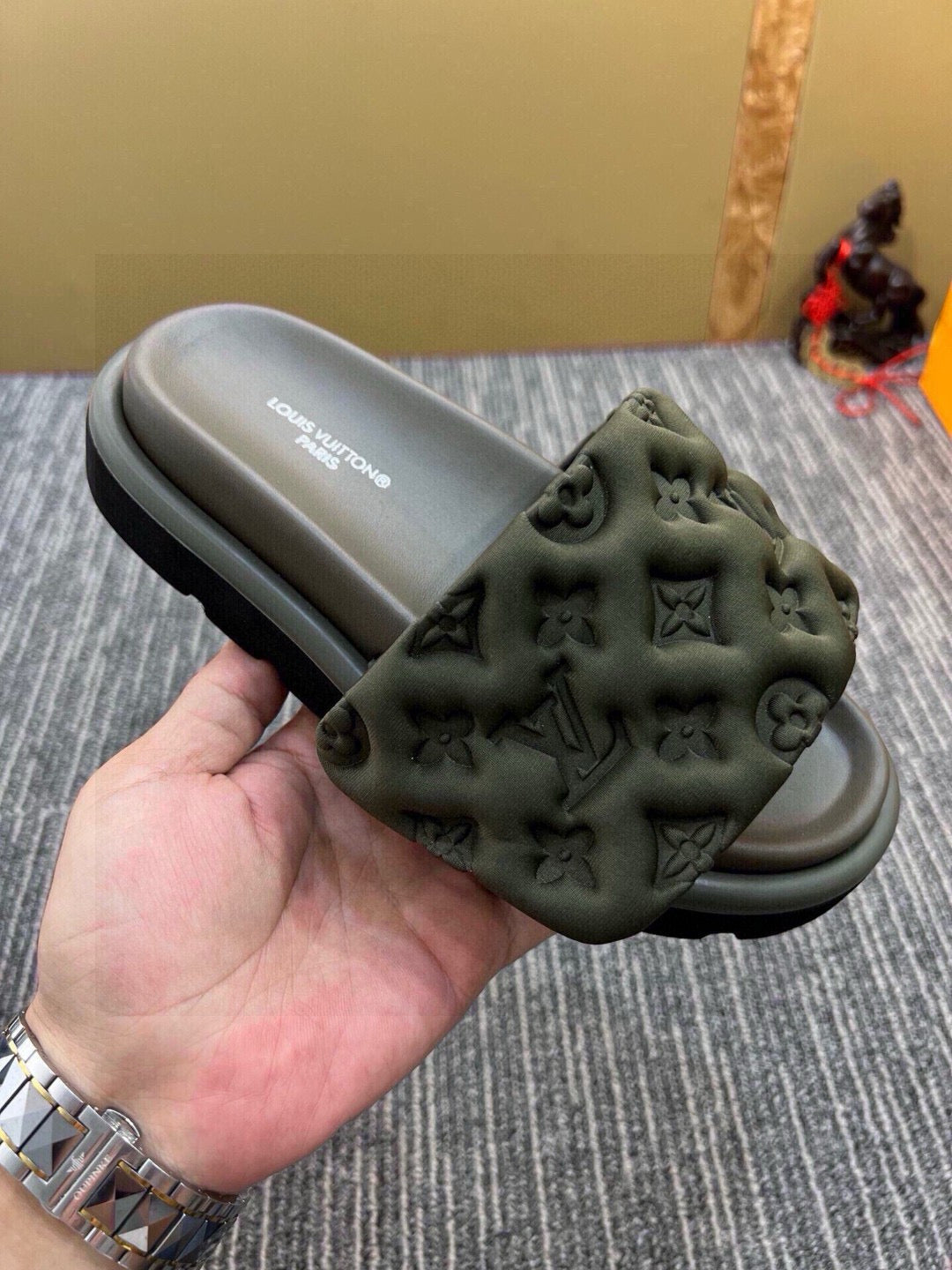 5QE13ZDE Stylish Slippers