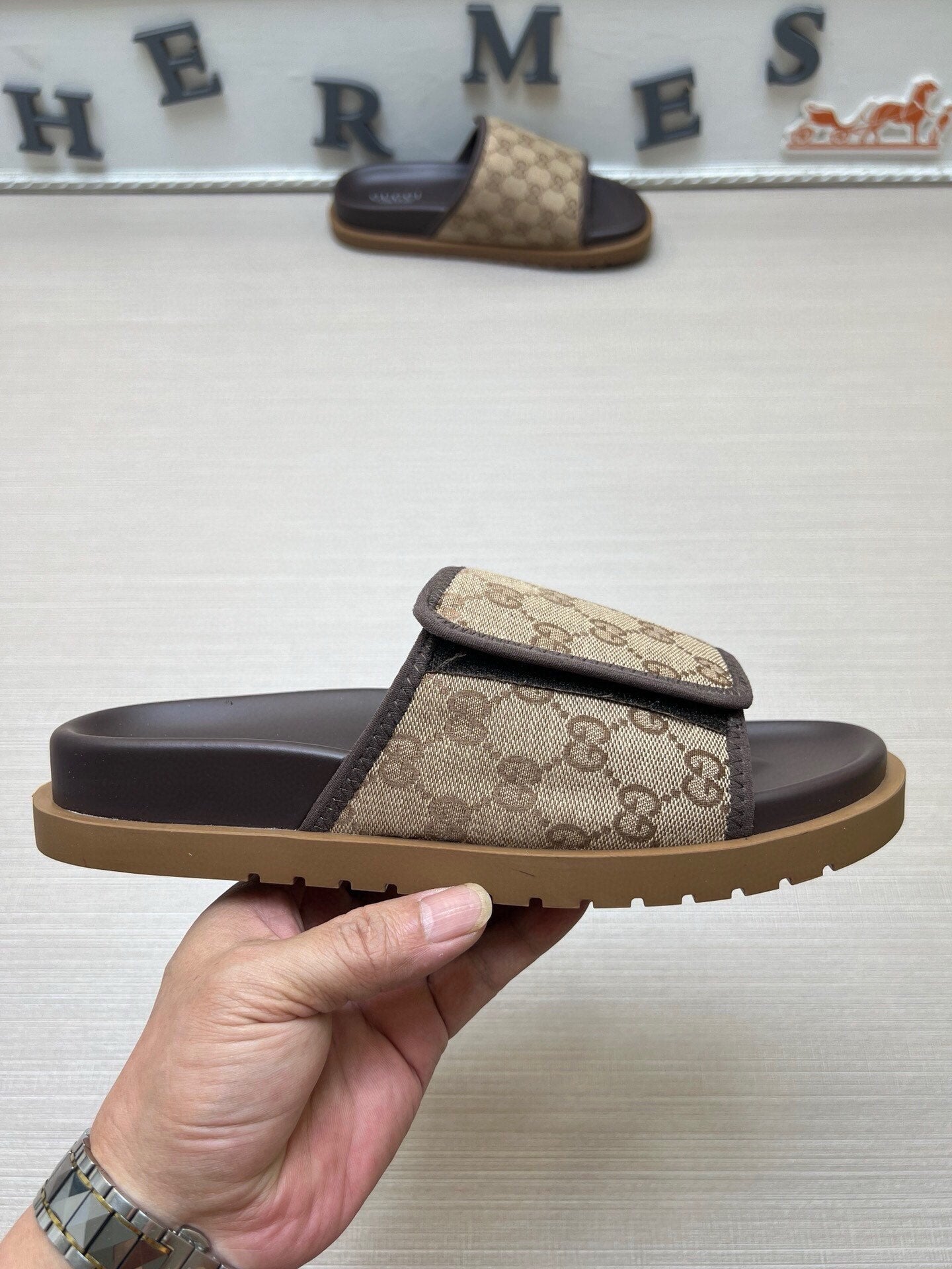 5LB231ZDE Stylish Slippers