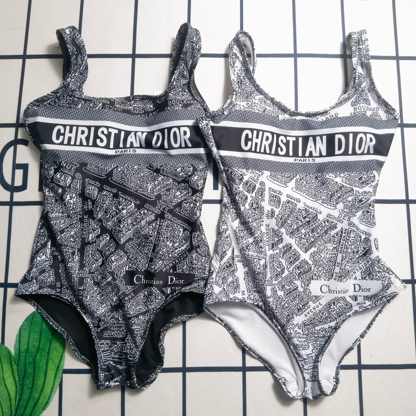 14D106YDE Stylish Bikini swimsuit