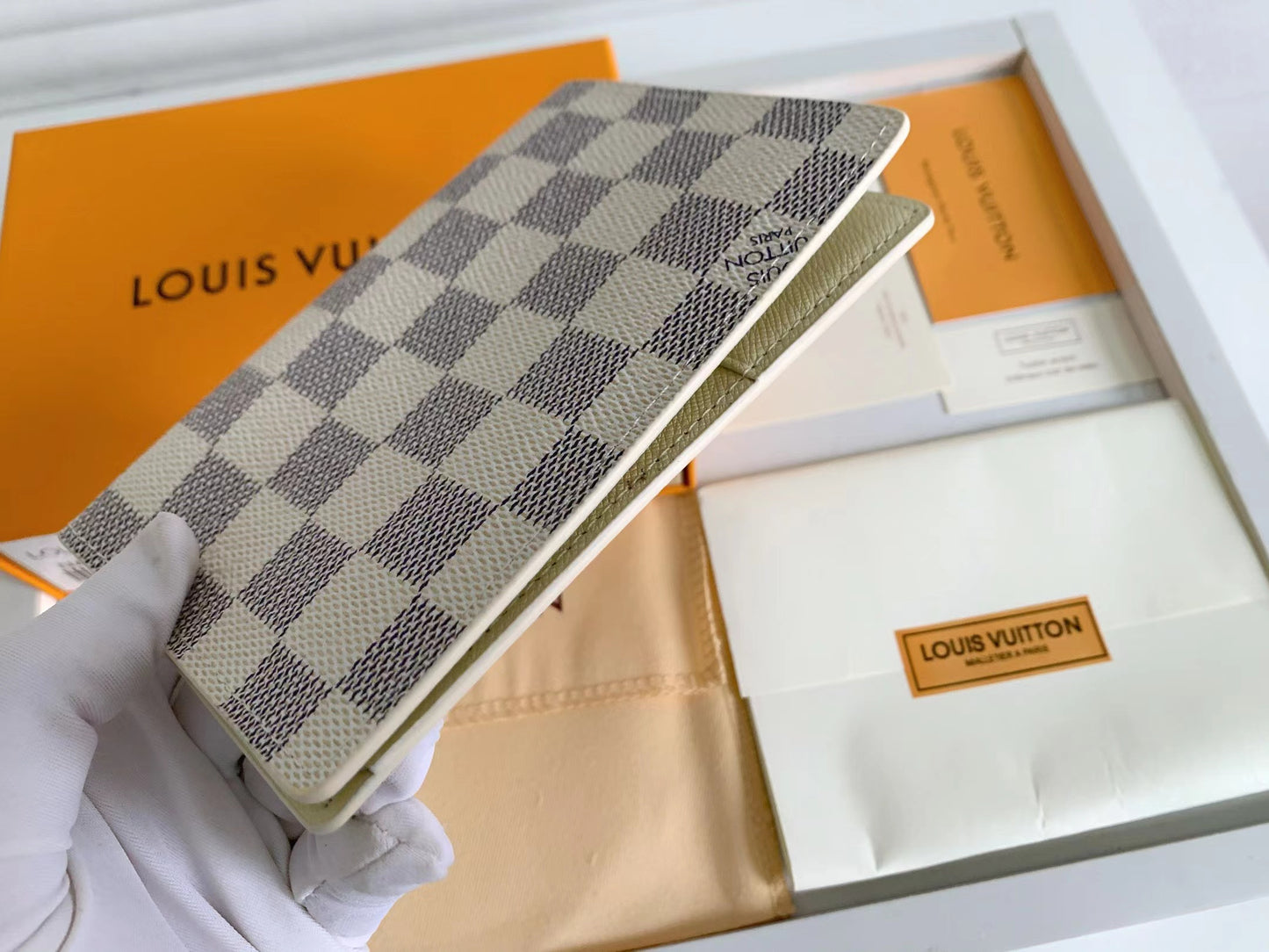 AE300BDE Stylish leather wallets