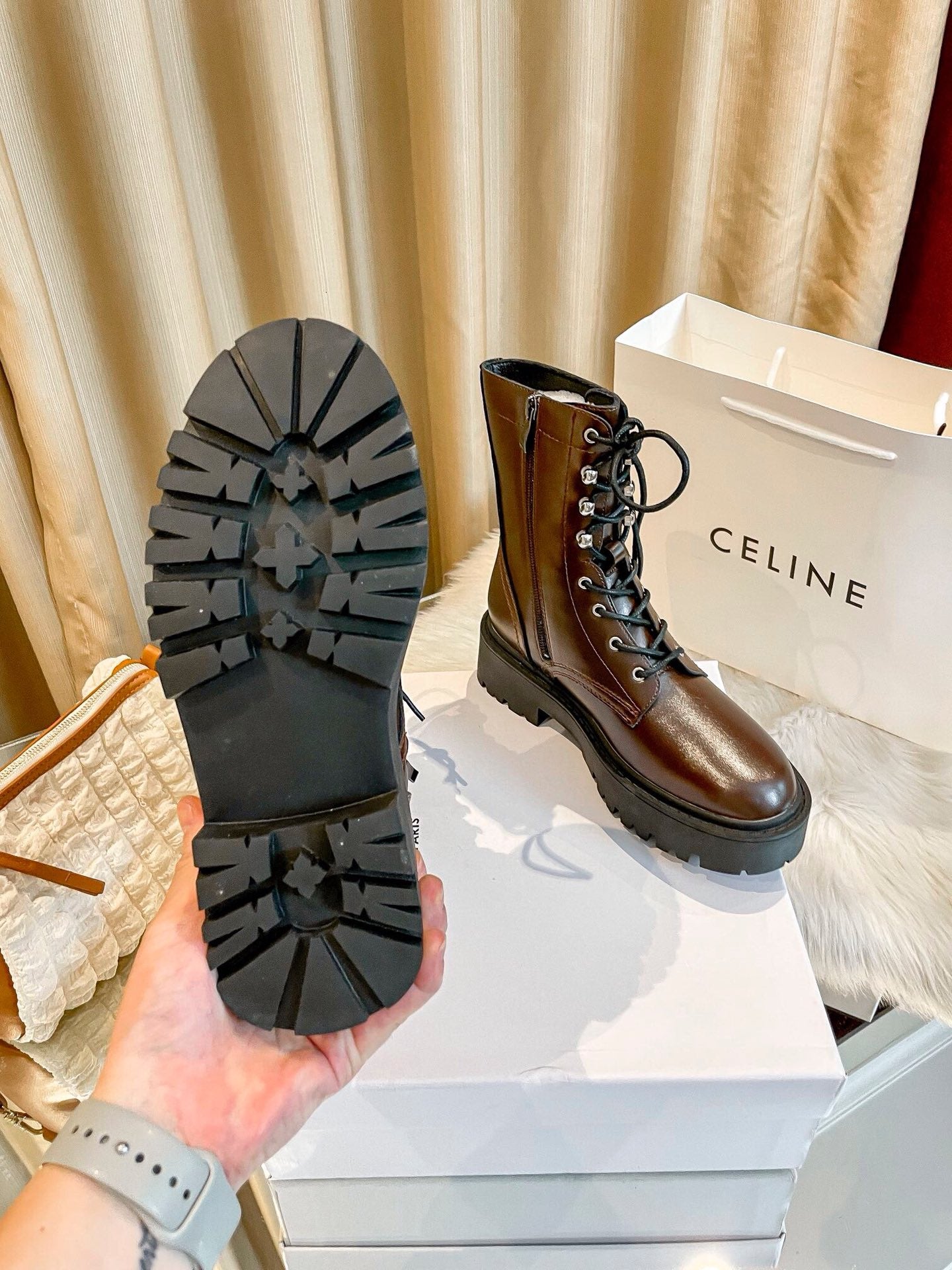 1JCL7ZDE Stylish leather boots