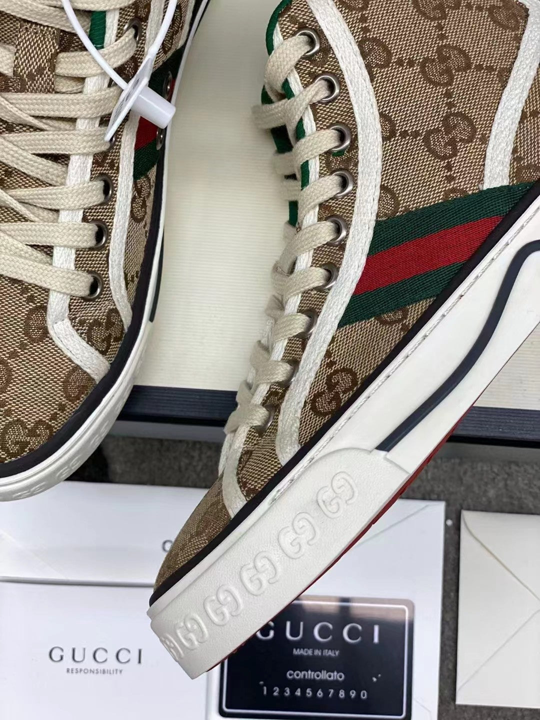 2YB47ZDE Stylish shoes
