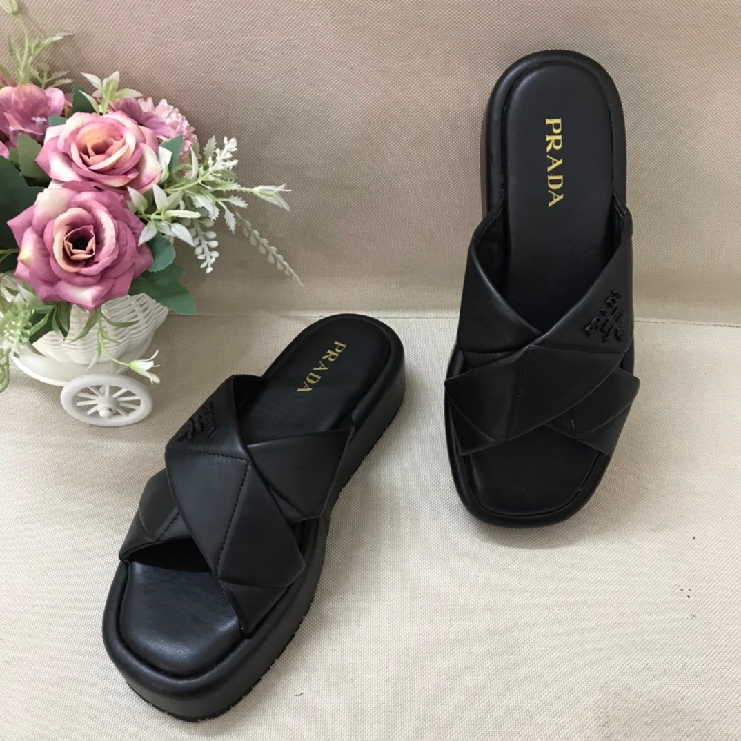 14PD25ZDE Stylish slippers