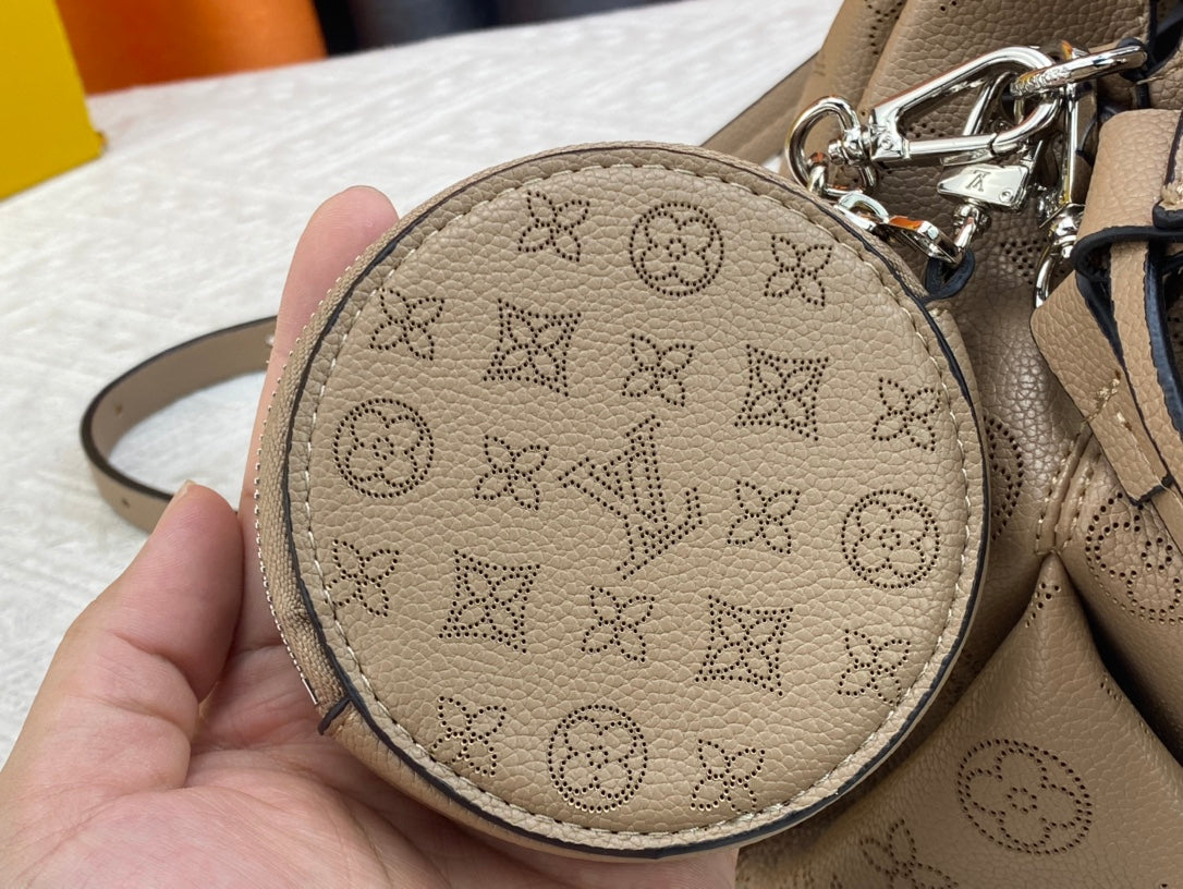 165NE98BDE Stylish leather bag