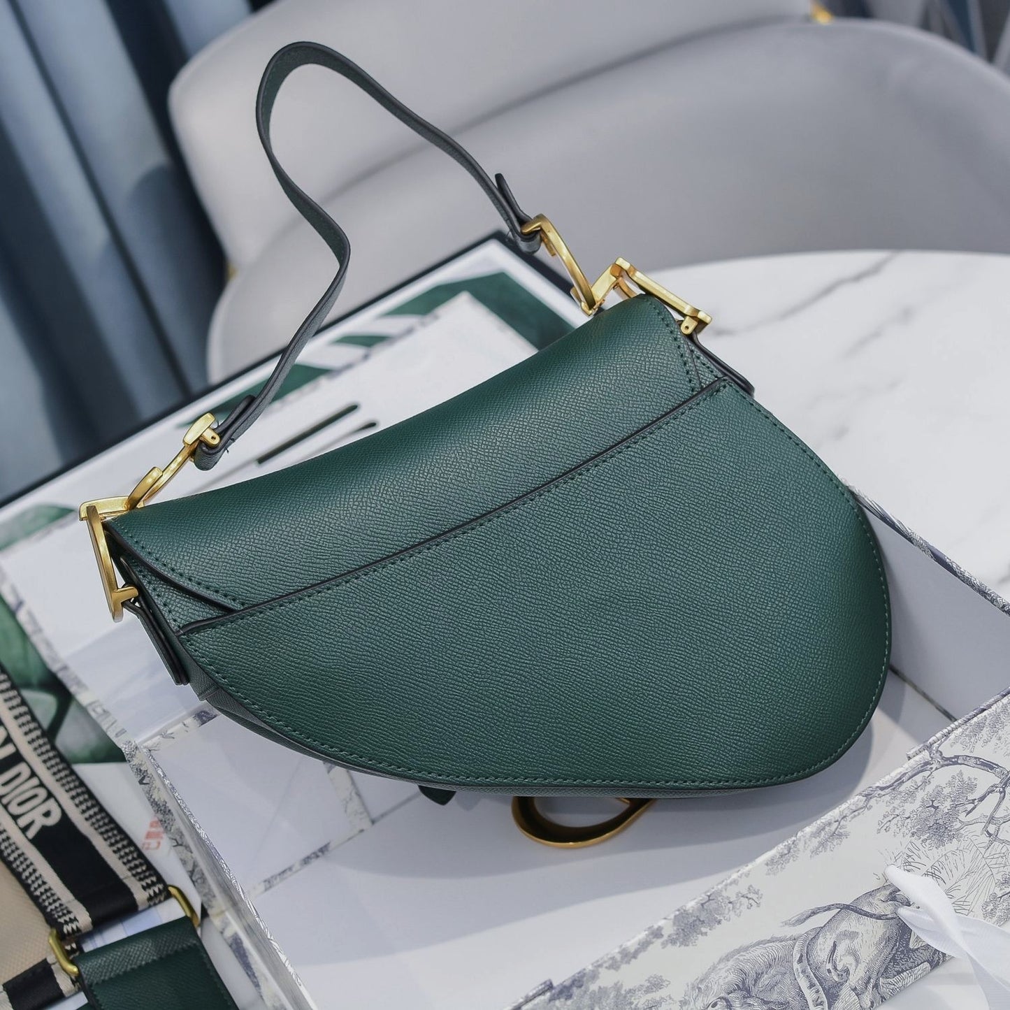 5E15BDE Stylish leather bag