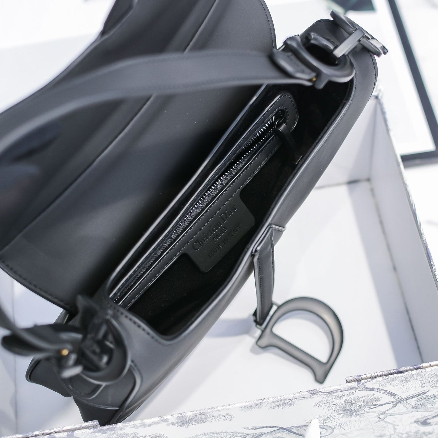 5D10BDE Stylish leather bag