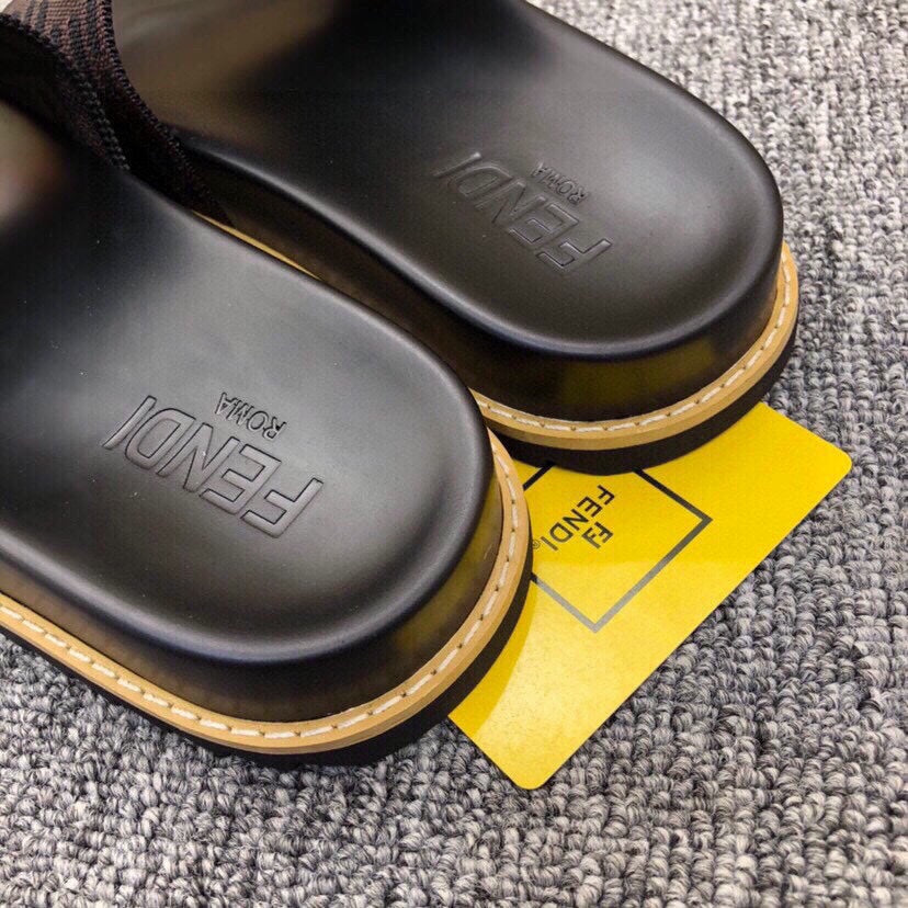 5XF102ZDE Stylish Slippers