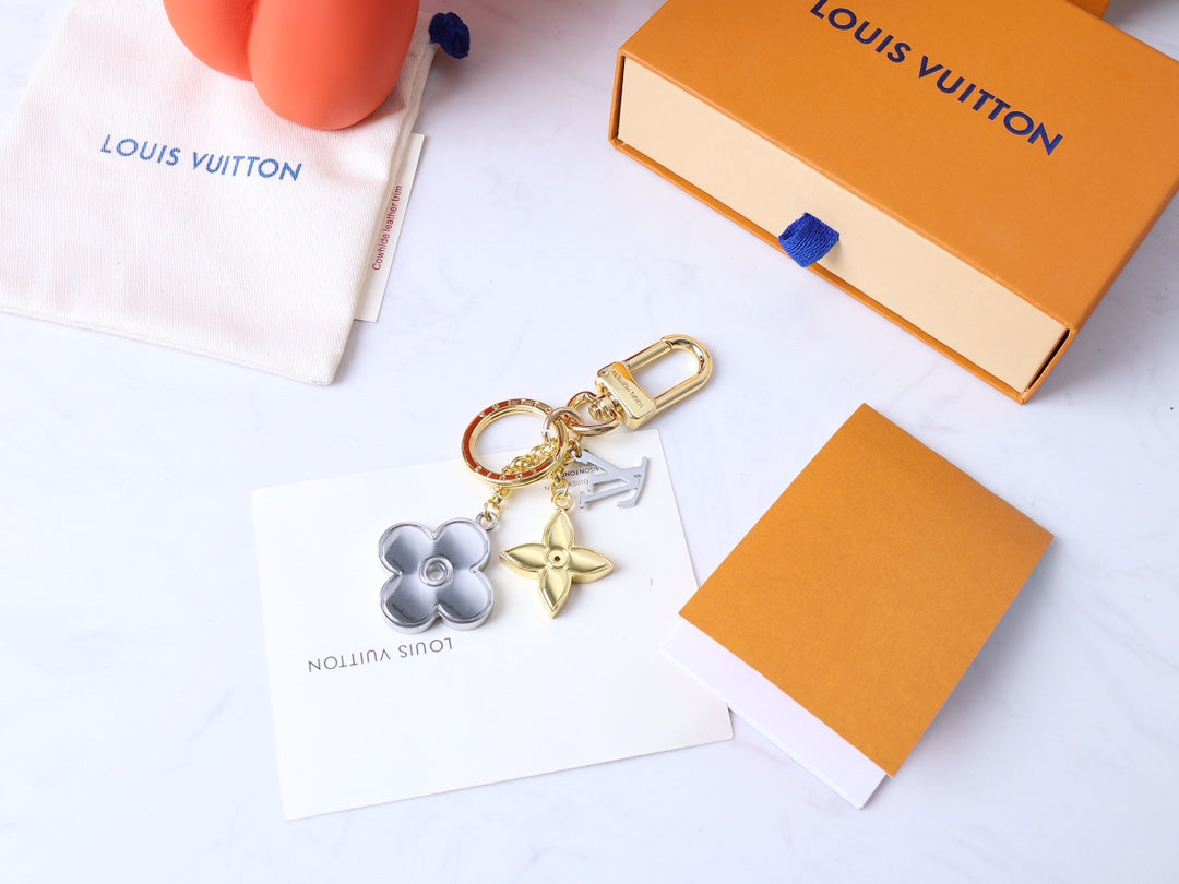 1E6ADE Stylish Keychains