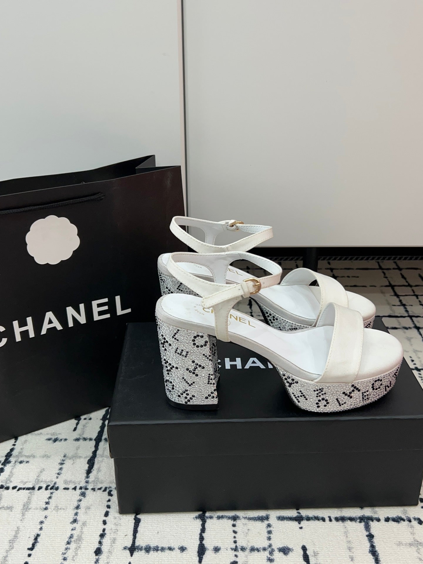 14C41ZDE Stylish High heels