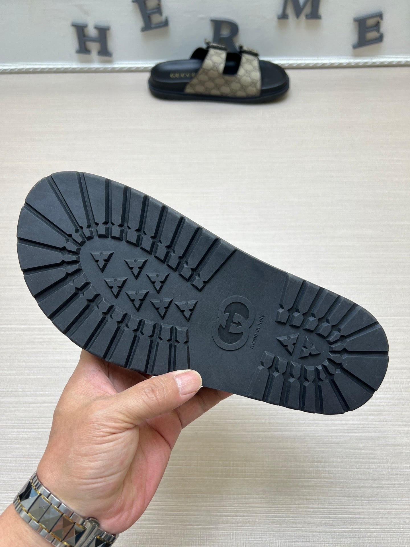 54B90ZDE Stylish slippers