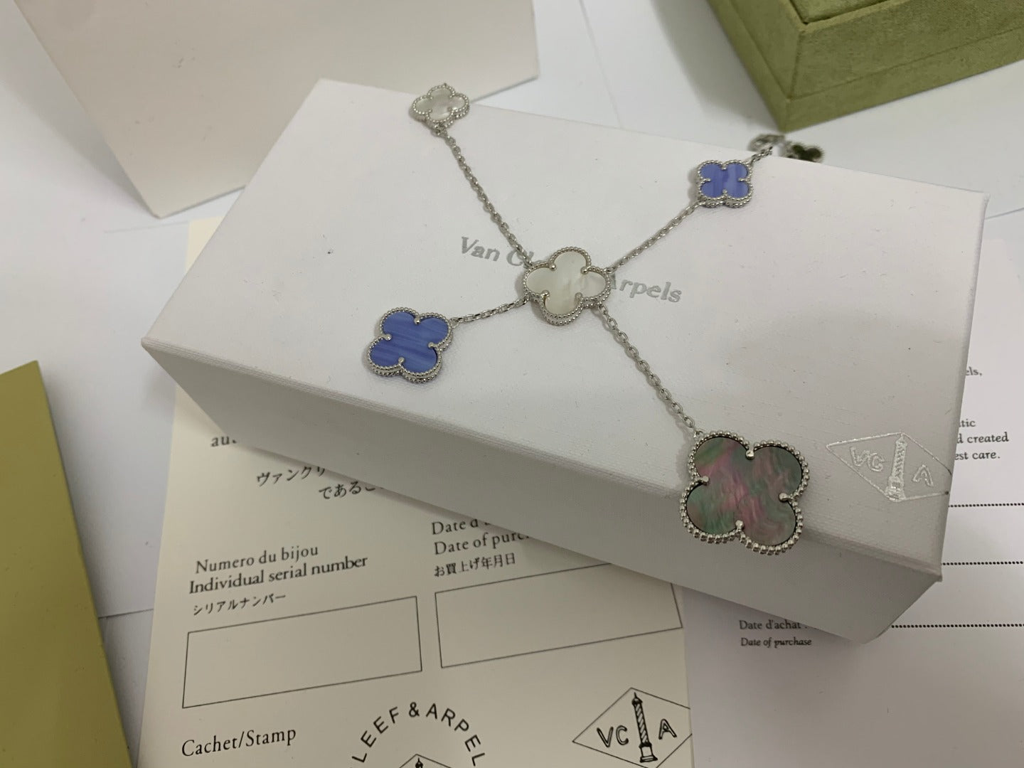 5XVA182KDE Stylish 6 flowers necklaces