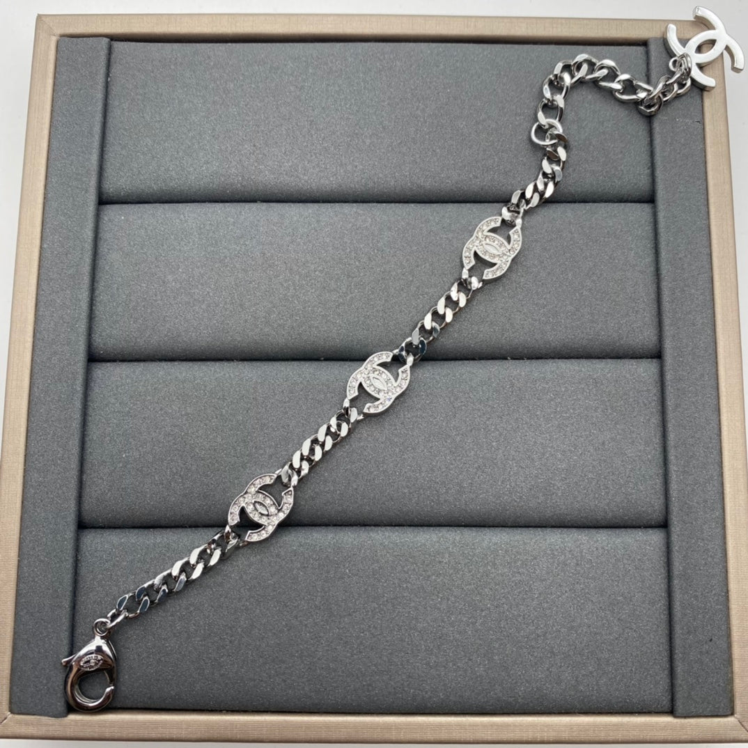 1NC81XDE Stylish necklace bracelet