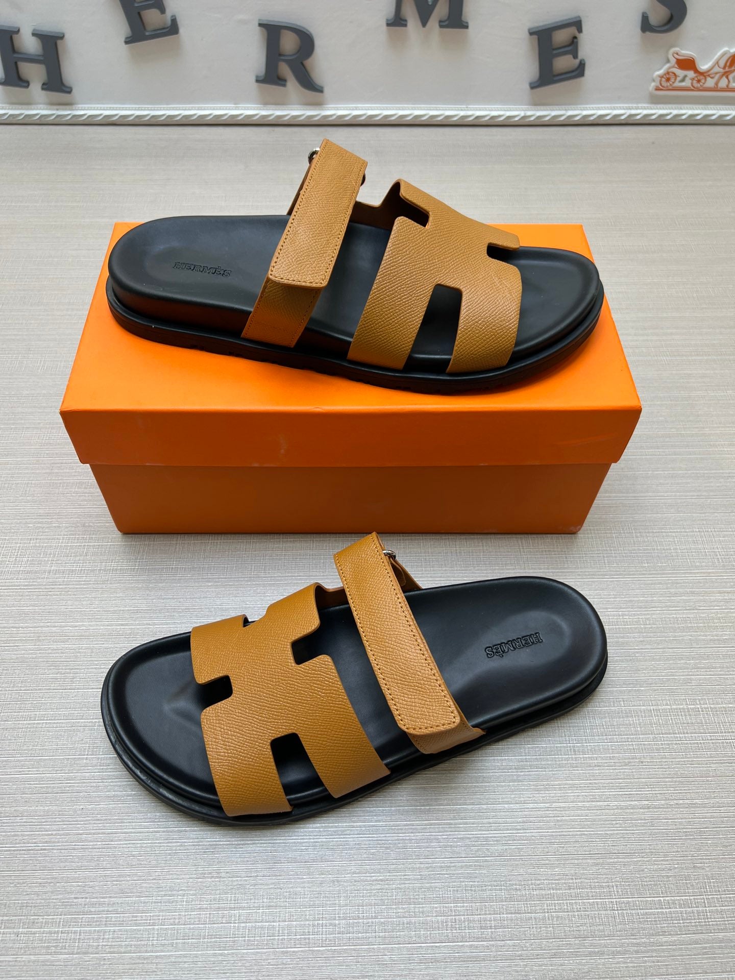 54H1ZDE Stylish slippers