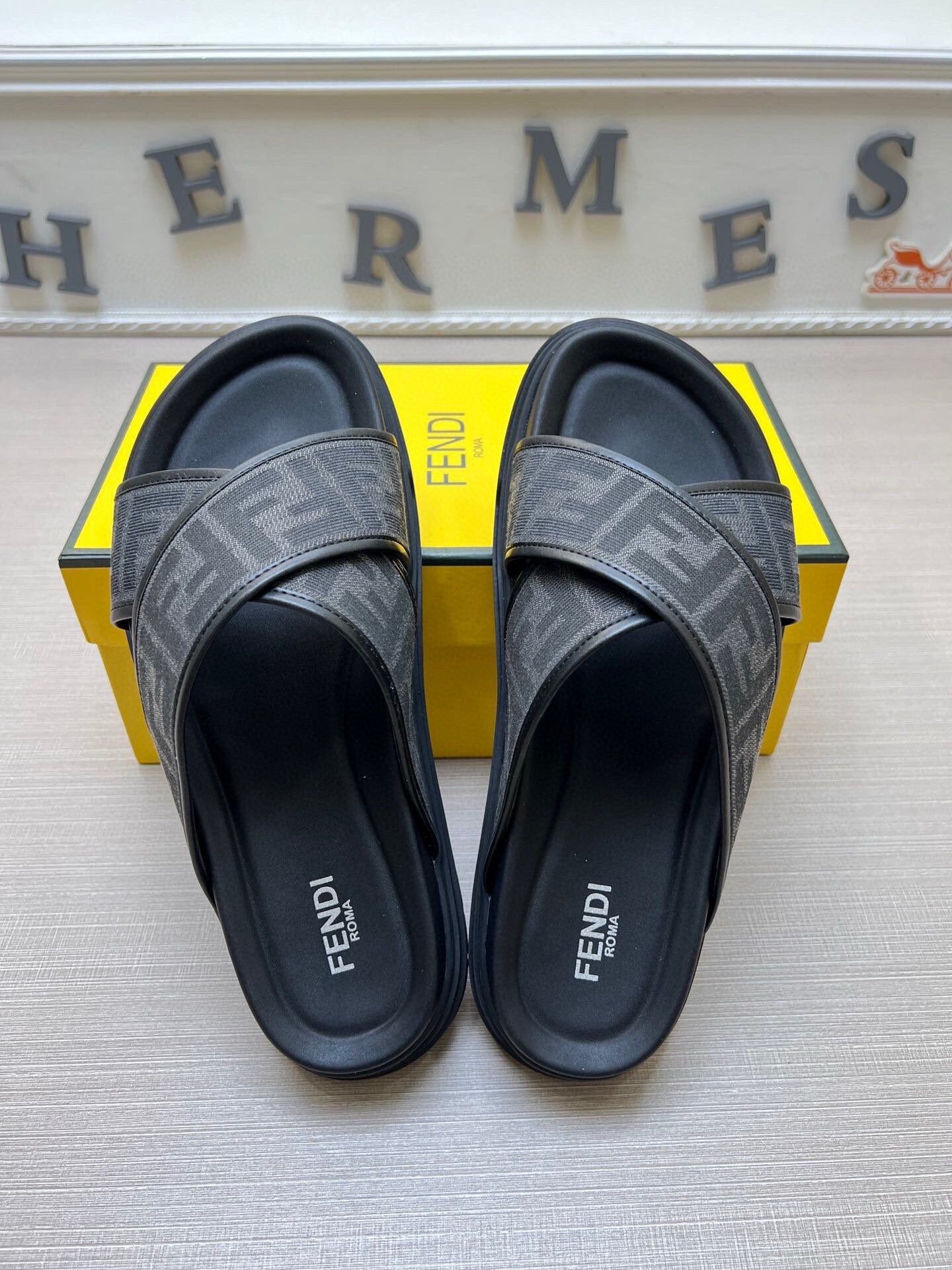 5LF224ZDE Stylish Slippers