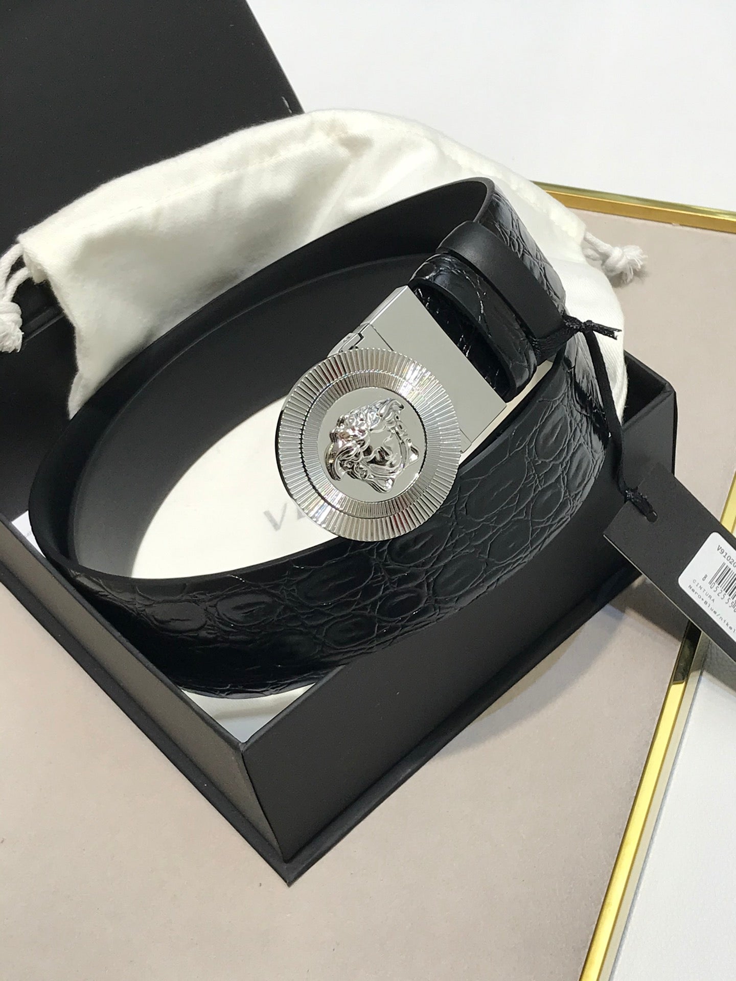 14V90PDE Stylish High quality belt With full package