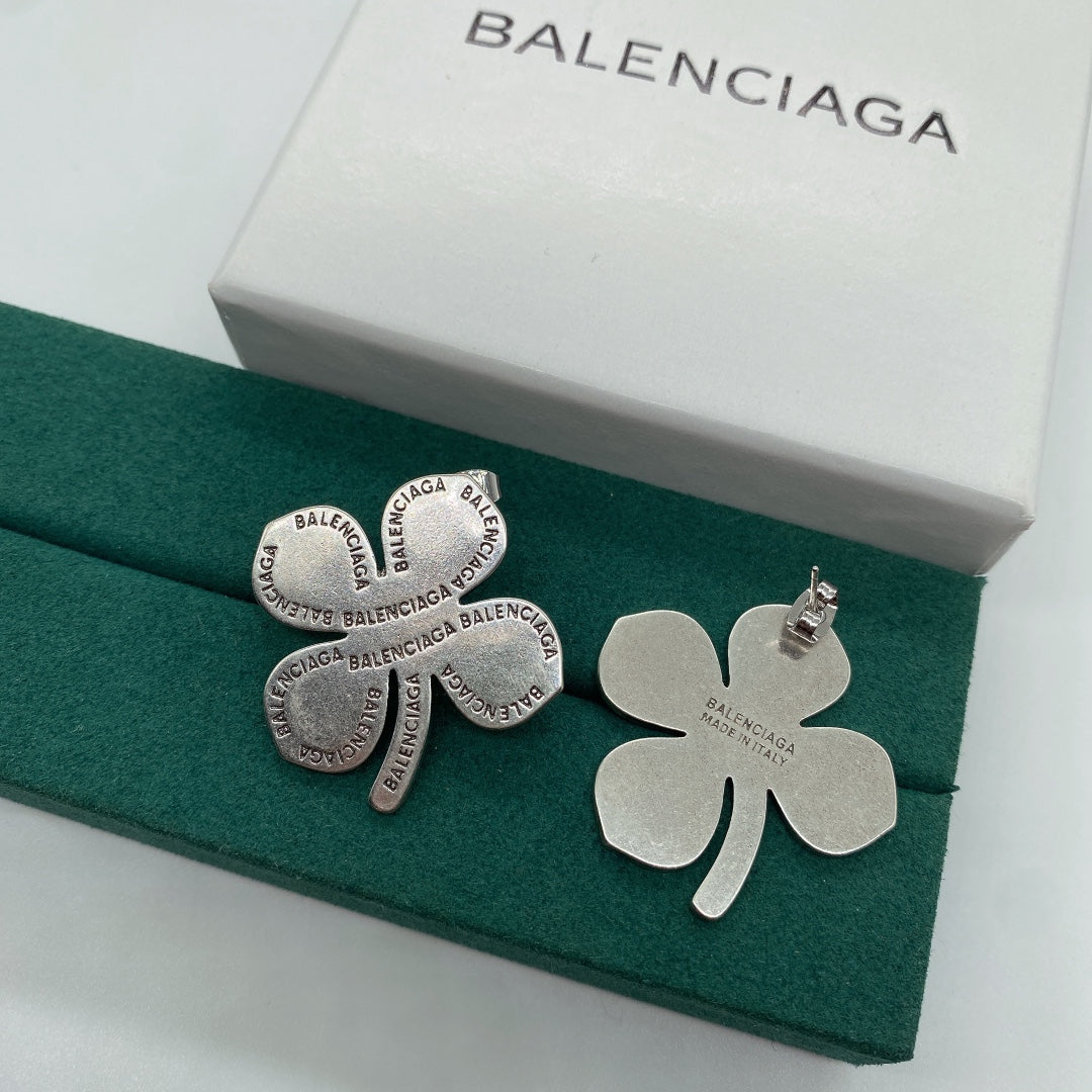14J1096EDE Stylish Earrings
