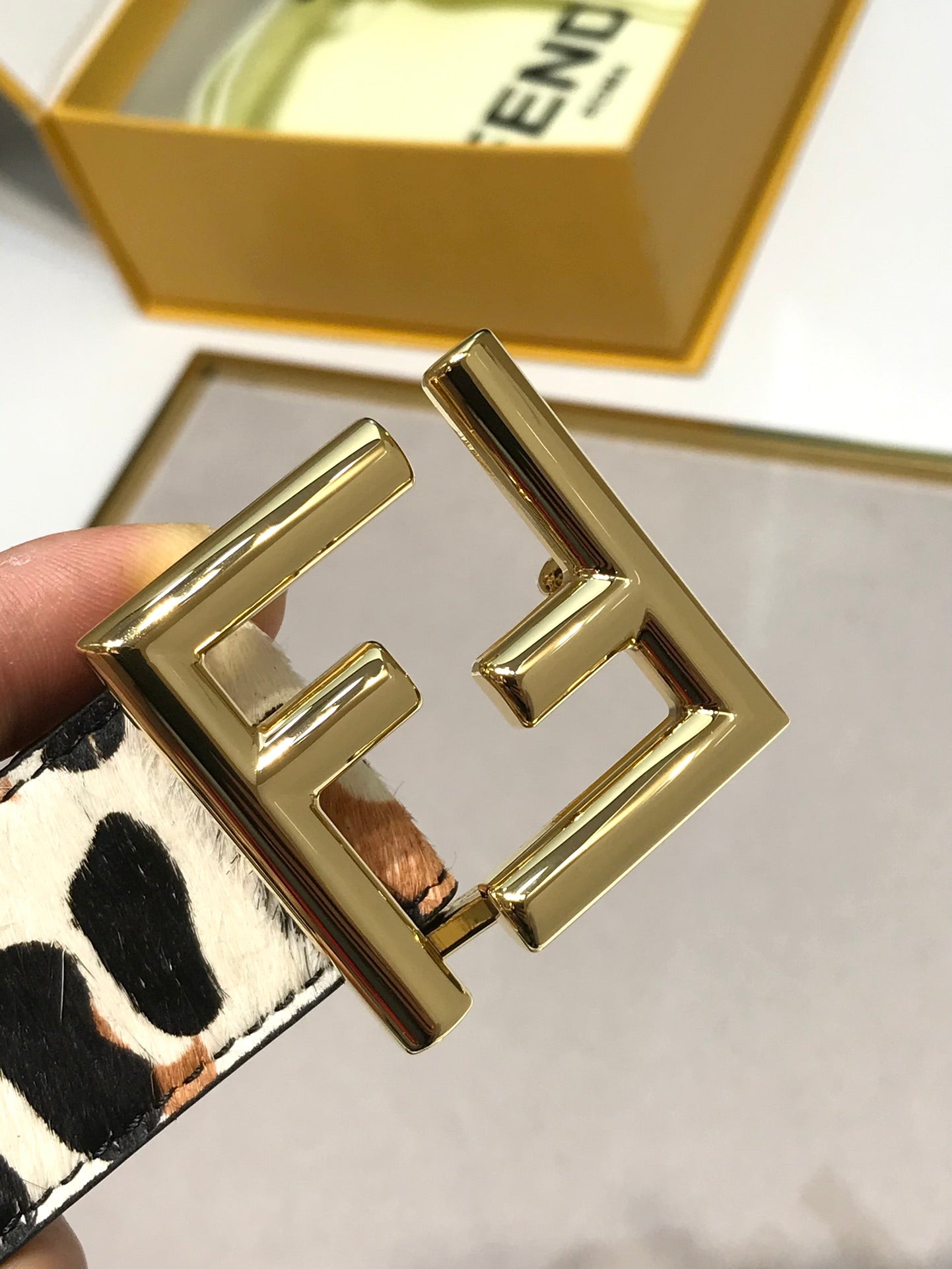 14F94PDE Stylish High quality belt With full package