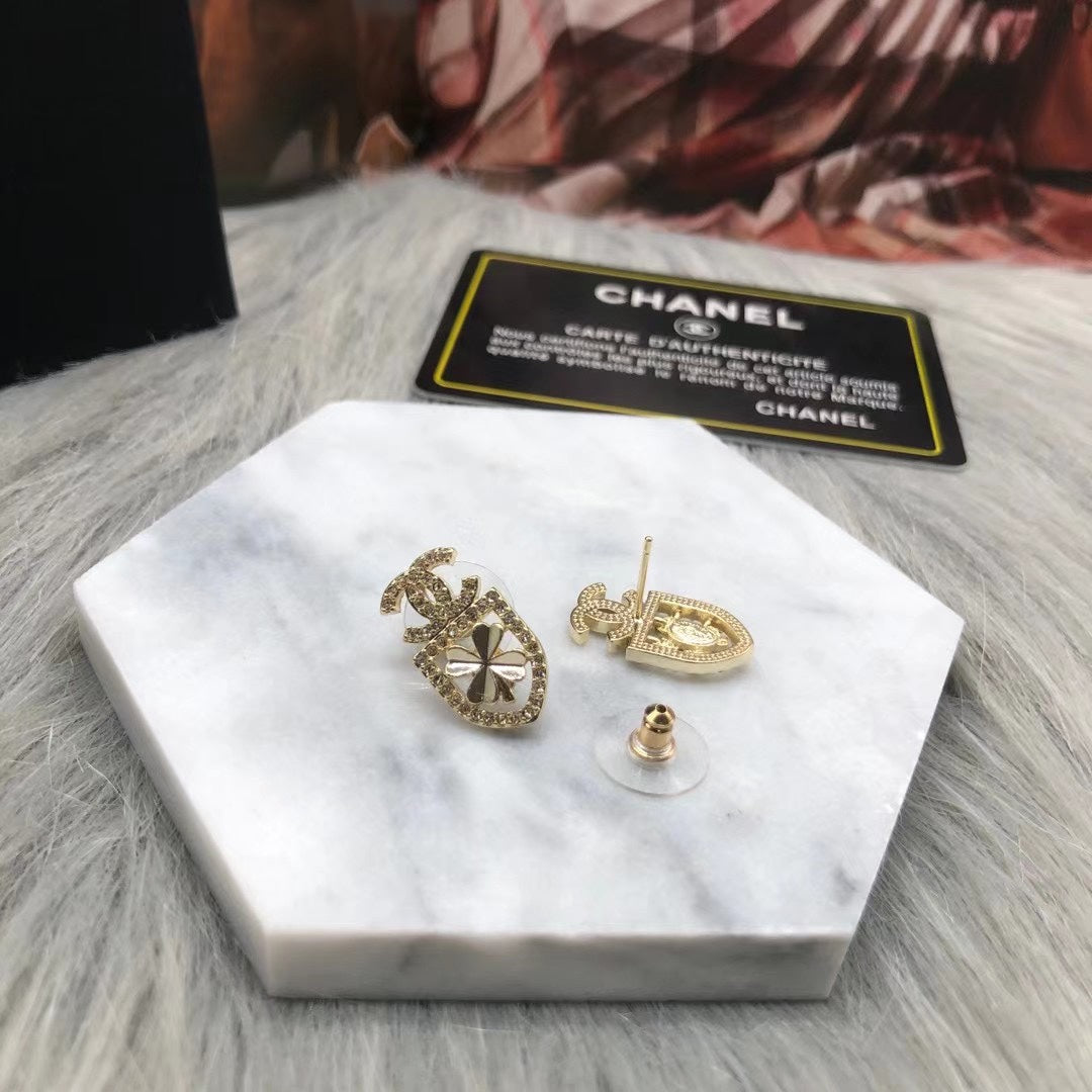 14C74EDE Stylish Earrings