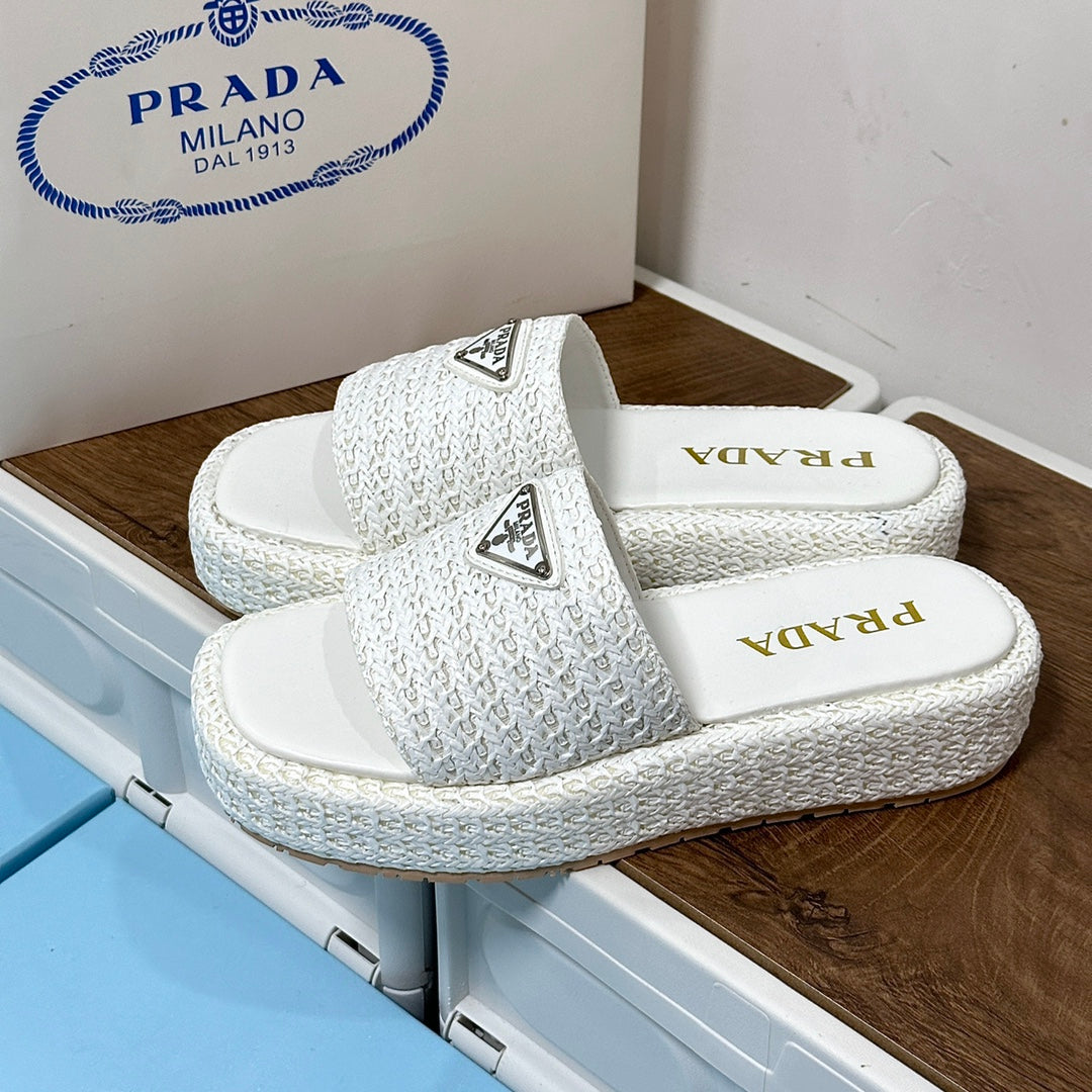 14PD23ZDE Stylish slippers