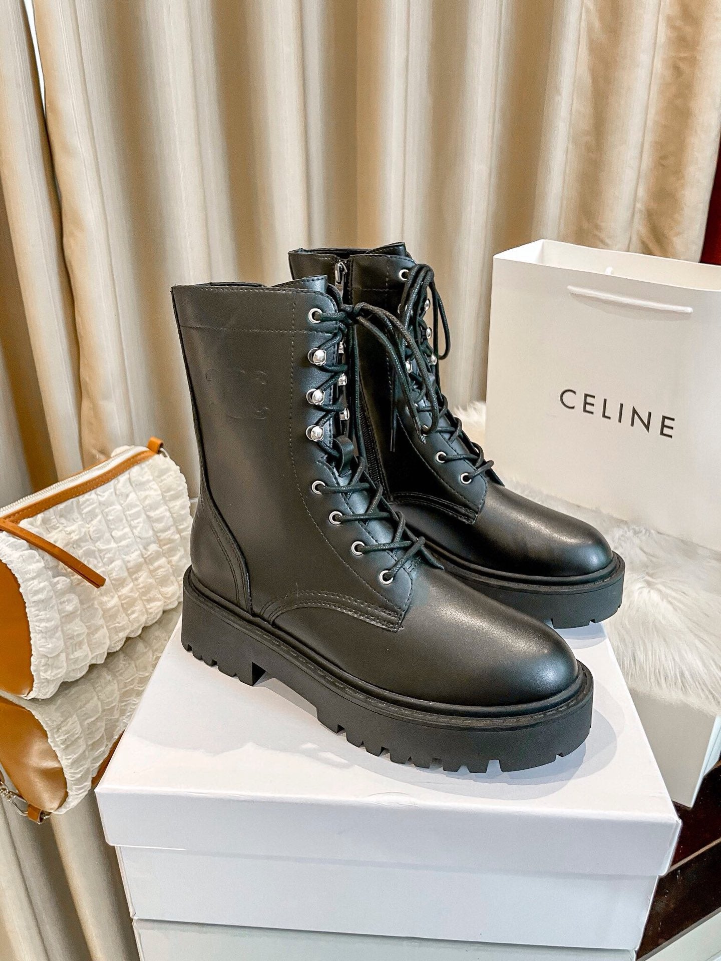 1JCL7ZDE Stylish leather boots