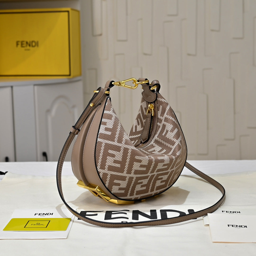 15RF8BDE Stylish leather bag