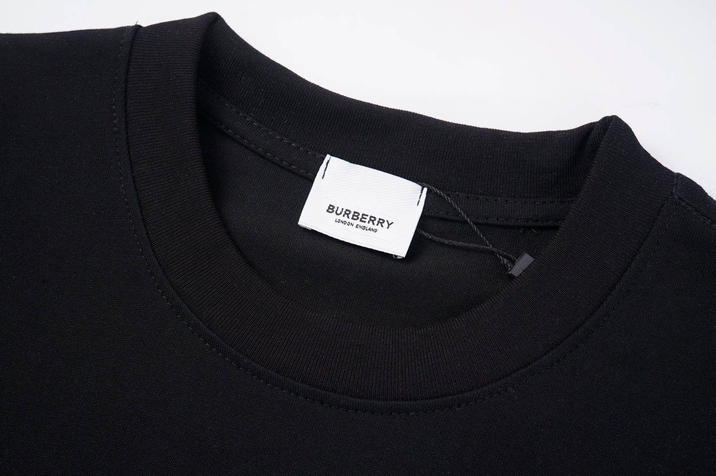 125WR35UDE Stylish T-shirts