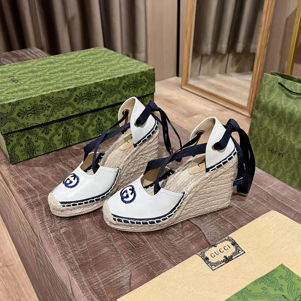 2YB39ZDE Stylish leather High heels