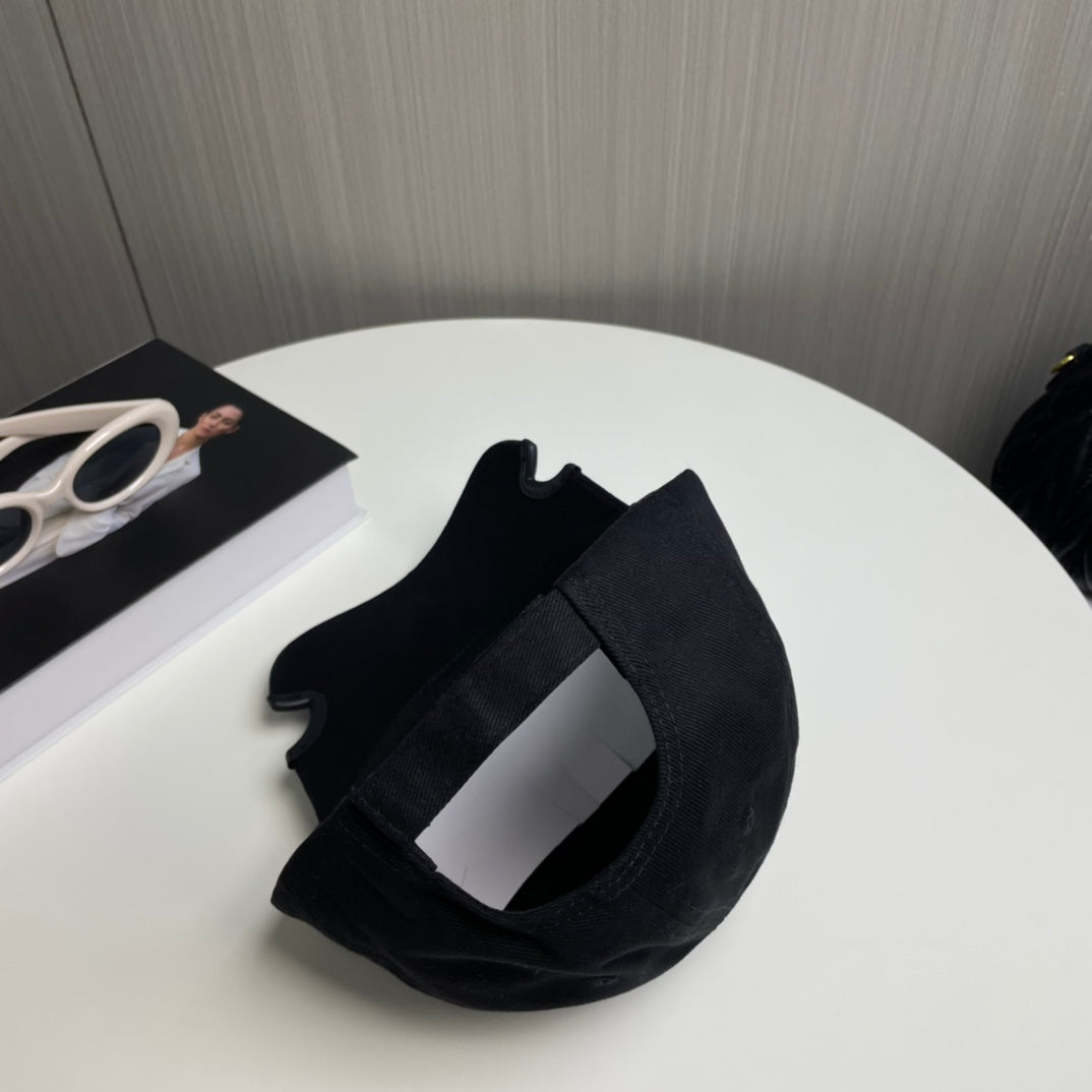 125ZJ513MDE Stylish hats