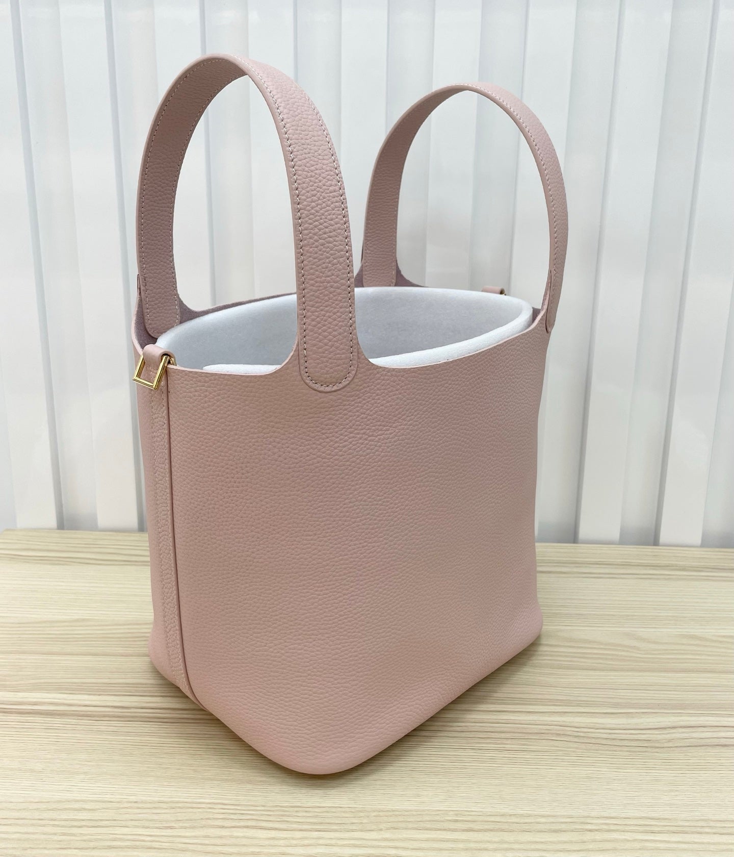15RH6BDE Stylish leather bag