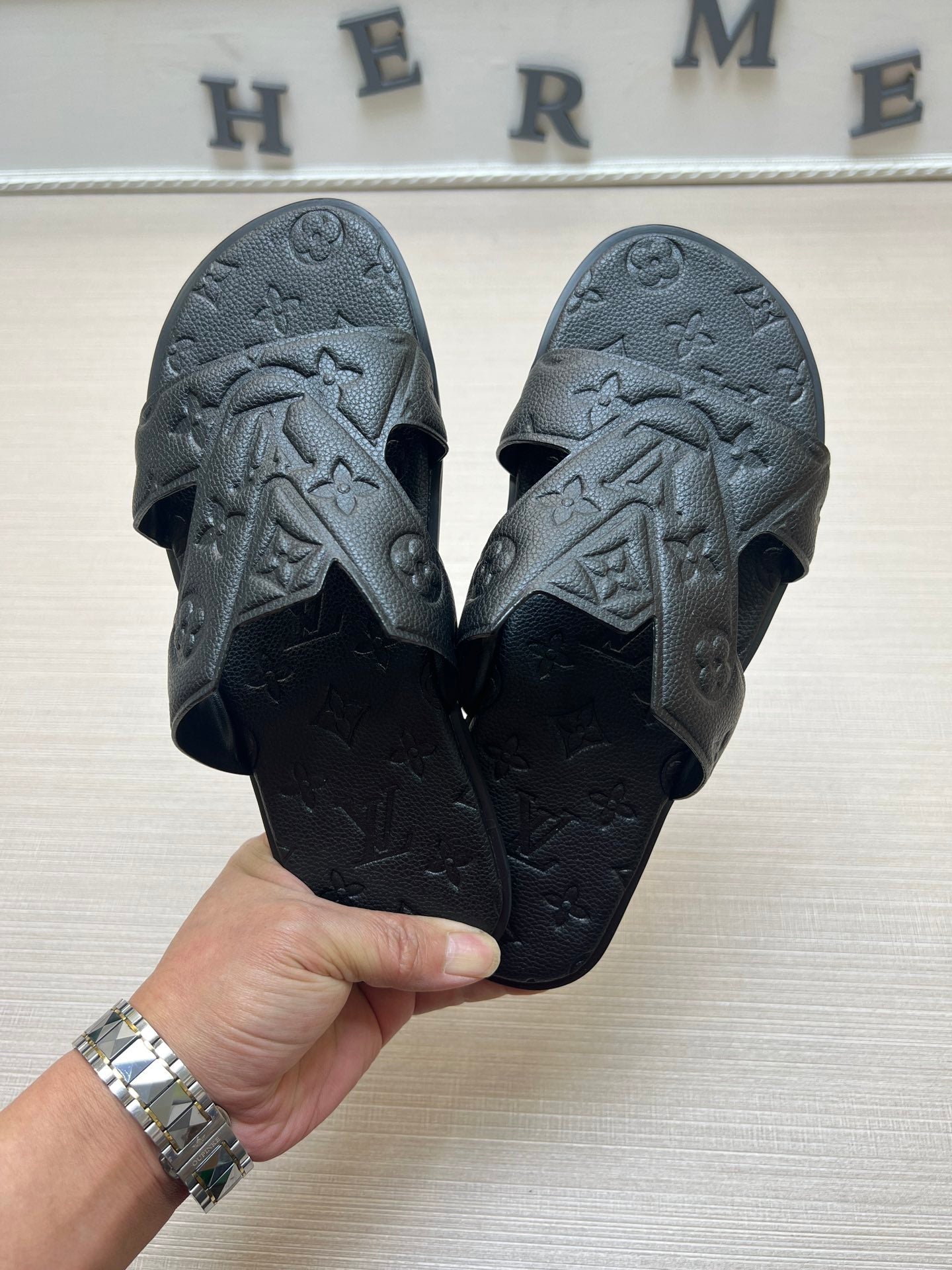 54E34ZDE Stylish slippers