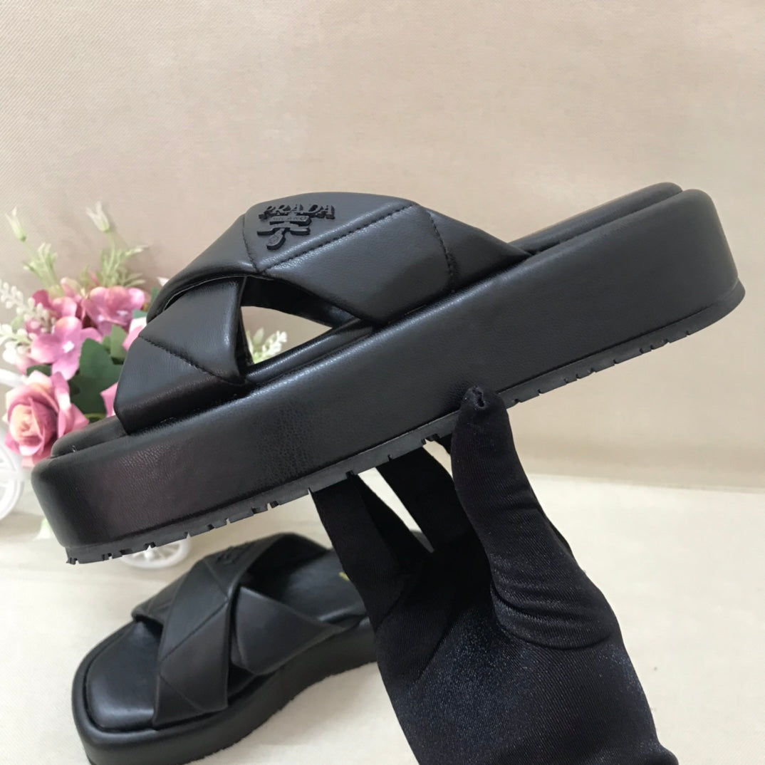14PD25ZDE Stylish slippers