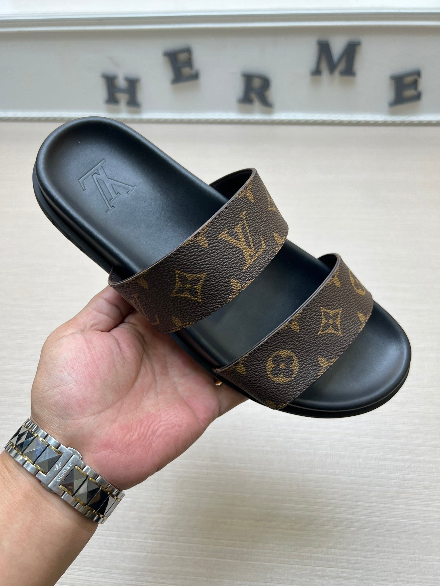 54E57ZDE Stylish slippers