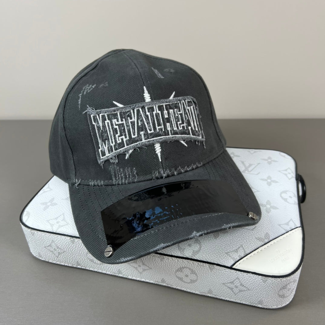 125ZJ528MDE Stylish hats