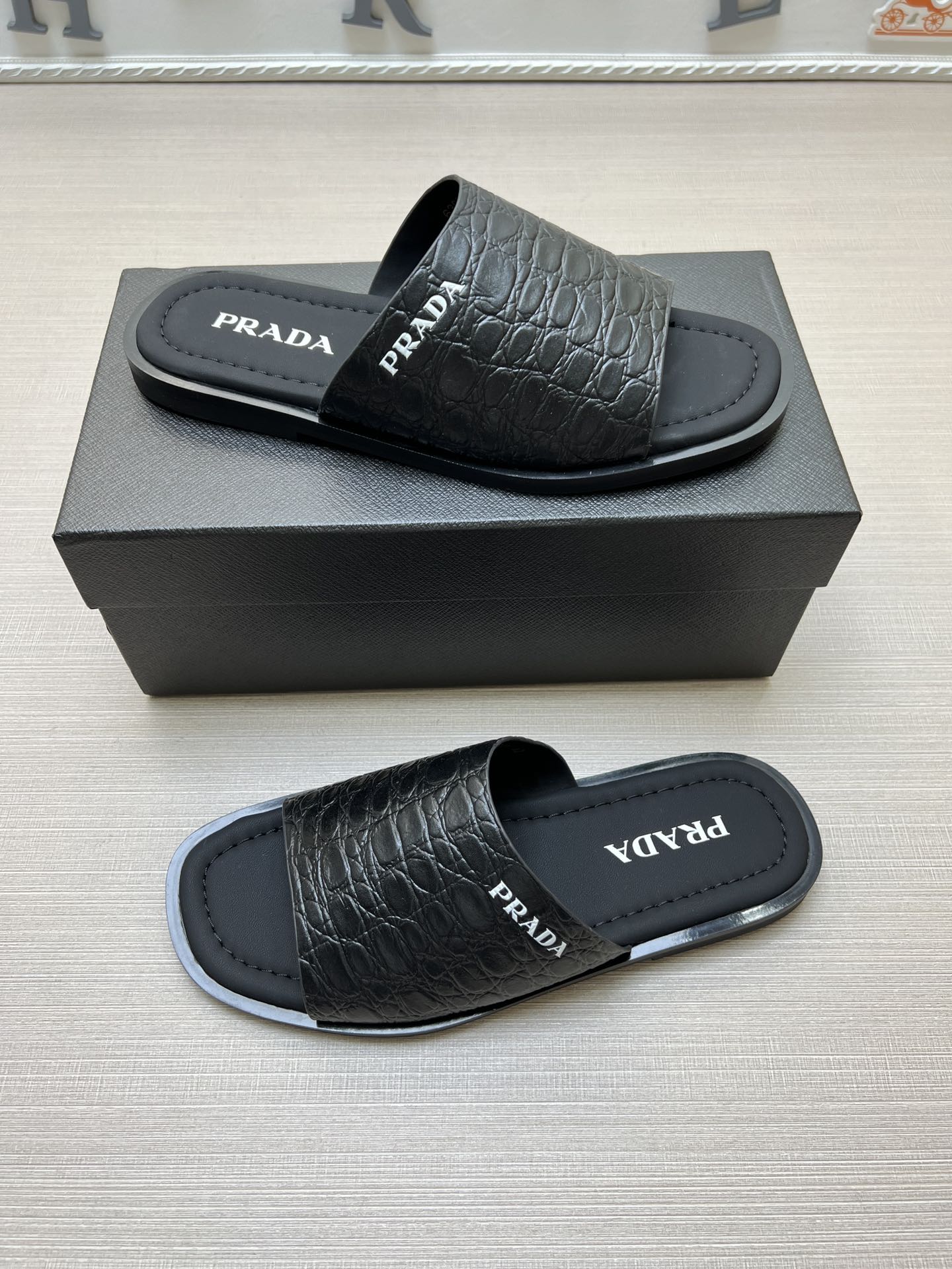 54PD74ZDE Stylish slippers
