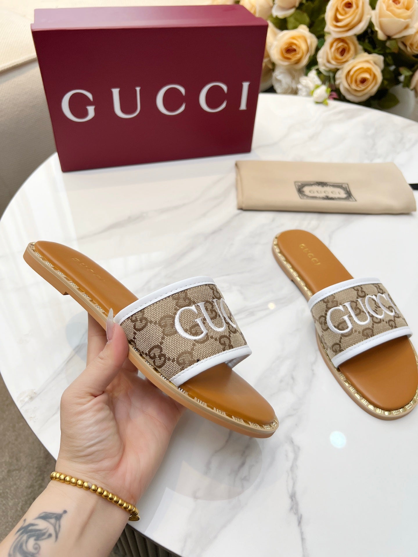 255QB29ZDE Stylish leather Slippers