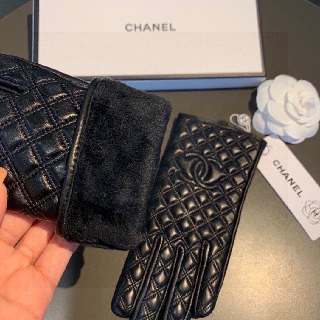 14C35SDE Stylish sheepskin gloves