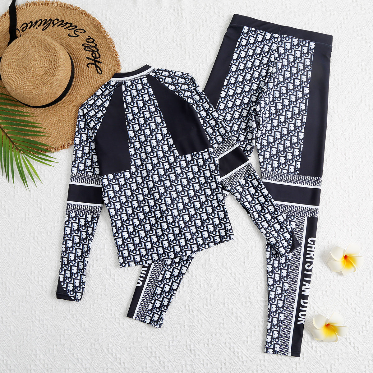 14D75YDE Stylish Long sleeve swimsuit
