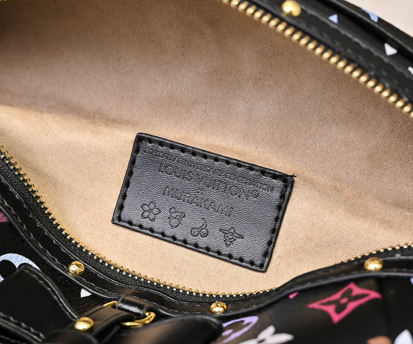 2WE10BDE Stylish leather bag